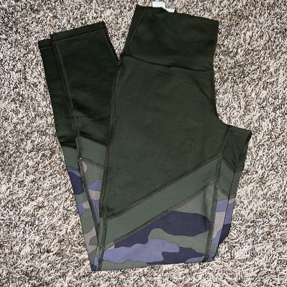 Brand new aerie offline camo leggings